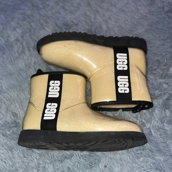 UGG Classic Clear Mini Boot Size 7 - Picture 2 of 7